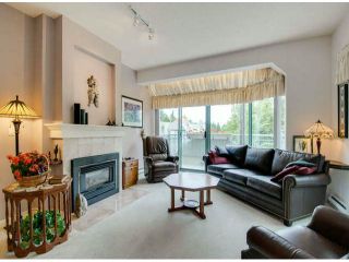 Photo 3: 403 1765 MARTIN Drive in Surrey: Sunnyside Park Surrey Condo for sale in "SOUTHWYND" (South Surrey White Rock)  : MLS®# F1415442