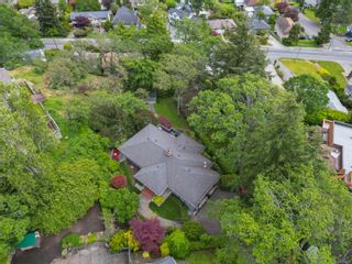 Main Photo: 1498 Cranbrook Pl in Saanich: SE Cedar Hill House for sale (Saanich East)  : MLS®# 963662
