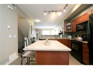 Photo 6: 10 55 HAWTHORN Drive in Port Moody: Heritage Woods PM Townhouse for sale in "COBALT SKY" : MLS®# V1034207