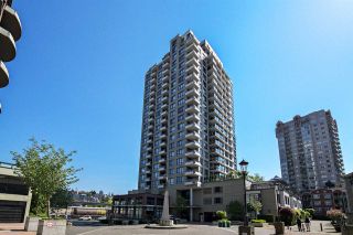 Photo 1: 1708 1 RENAISSANCE Square in NEW WEST: Quay Condo for sale in "THE Q" (New Westminster)  : MLS®# R2006106