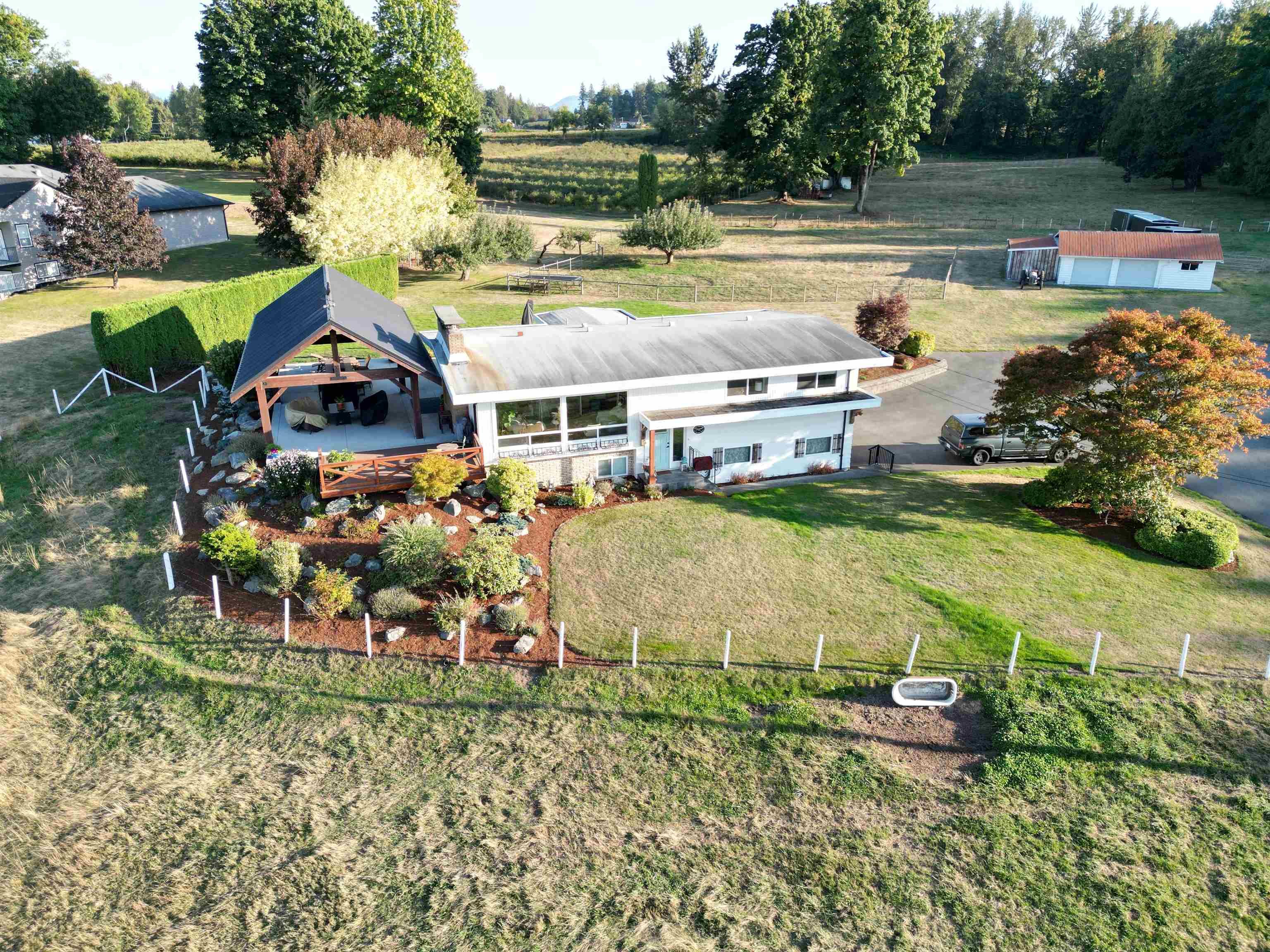 Main Photo: 33386 CLAYBURN Road in Abbotsford: Central Abbotsford House for sale : MLS®# R2813064