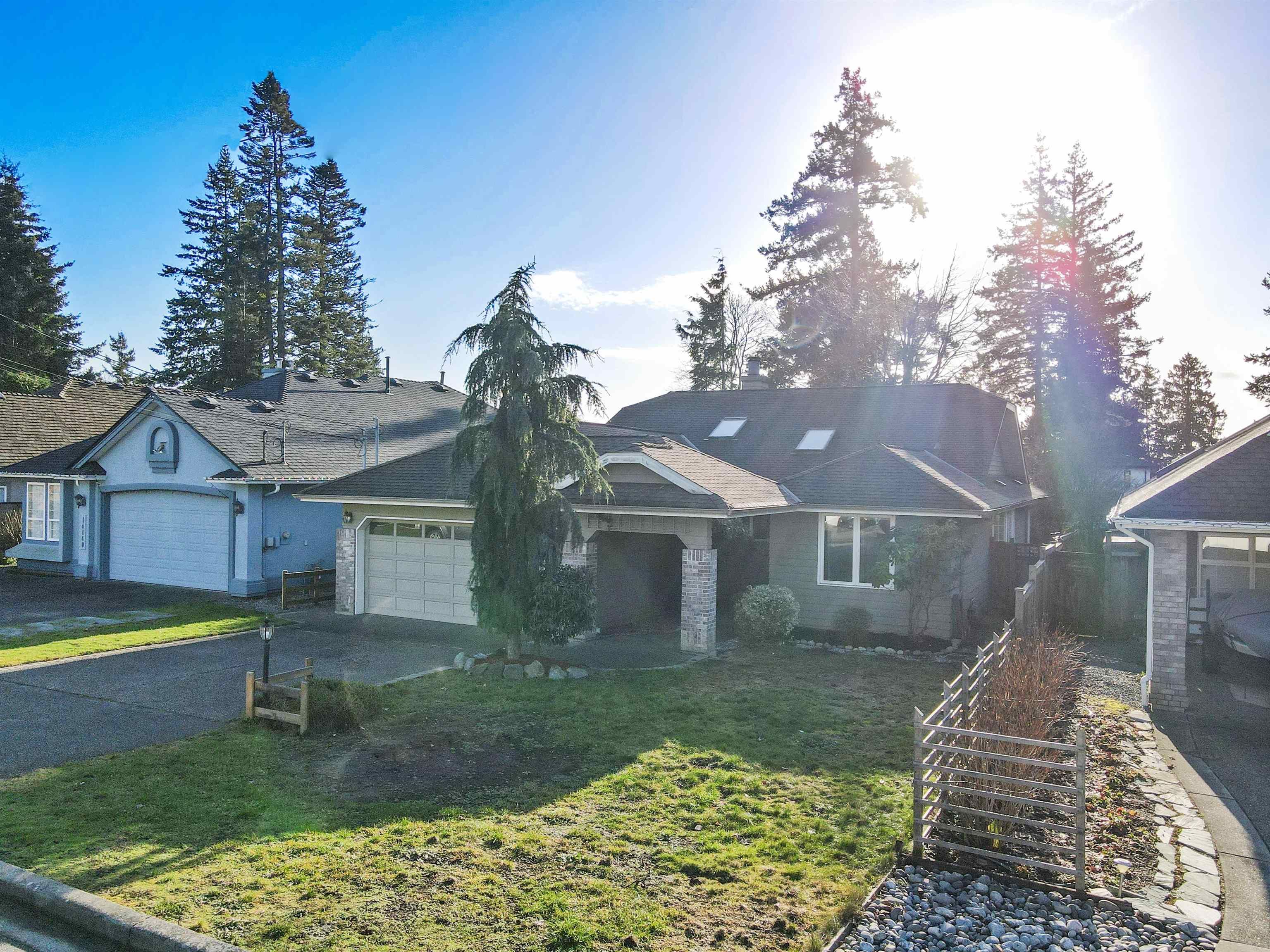Main Photo: 14130 COLDICUTT Avenue: White Rock House for sale in "White Rock West" (South Surrey White Rock)  : MLS®# R2638429