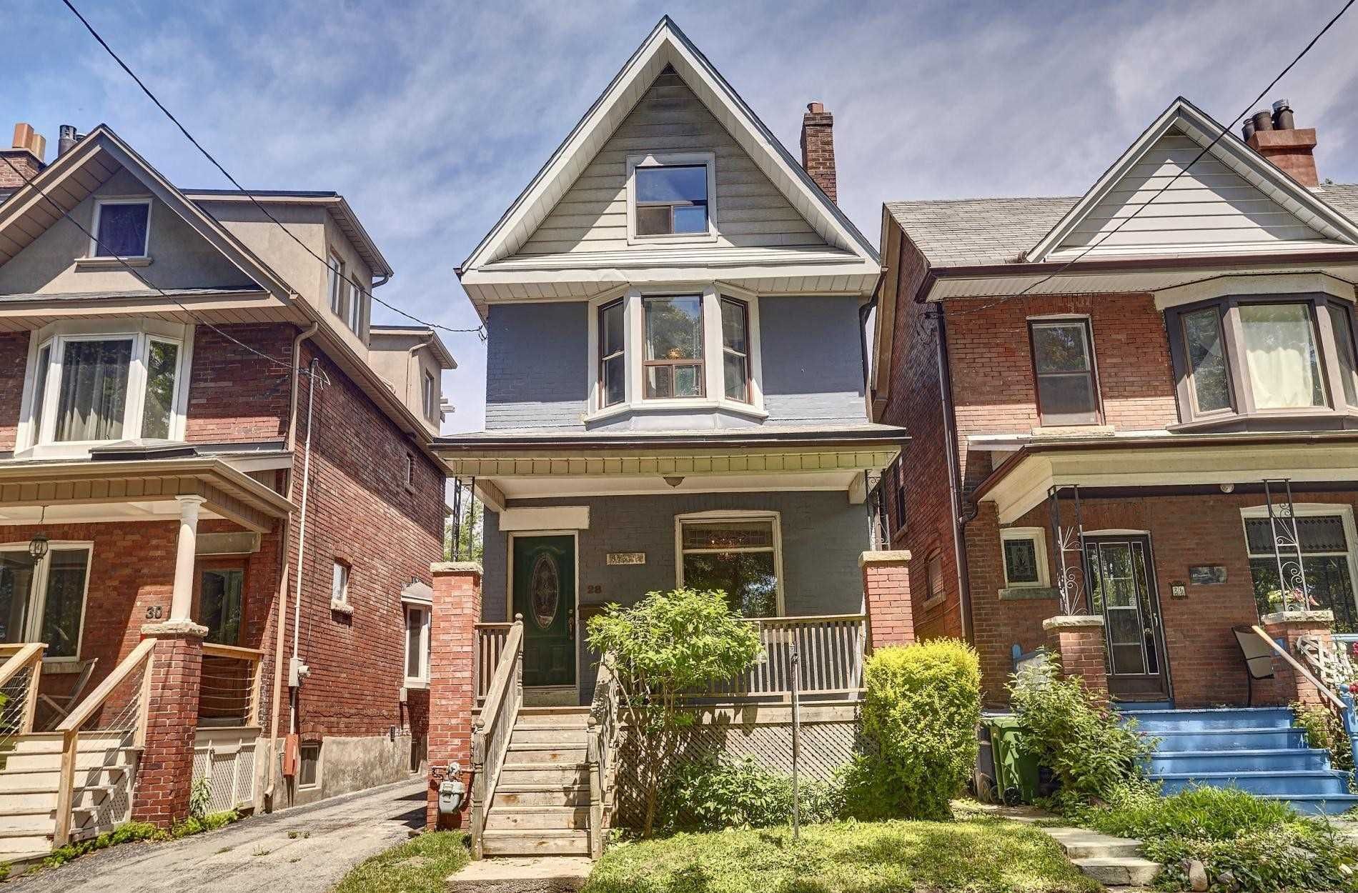 Main Photo: 28 Fernbank Avenue in Toronto: Dovercourt-Wallace Emerson-Junction House (2 1/2 Storey) for sale (Toronto W02)  : MLS®# W4518572