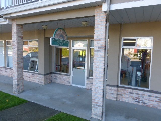 Main Photo: 102 5711 MERMAID STREET in Sechelt: Sechelt District Office for sale (Sunshine Coast)  : MLS®# C8023847