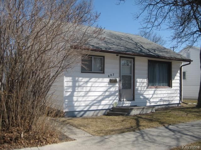 Main Photo: 693 Martin Avenue in WINNIPEG: East Kildonan Residential for sale (North East Winnipeg)  : MLS®# 1507835