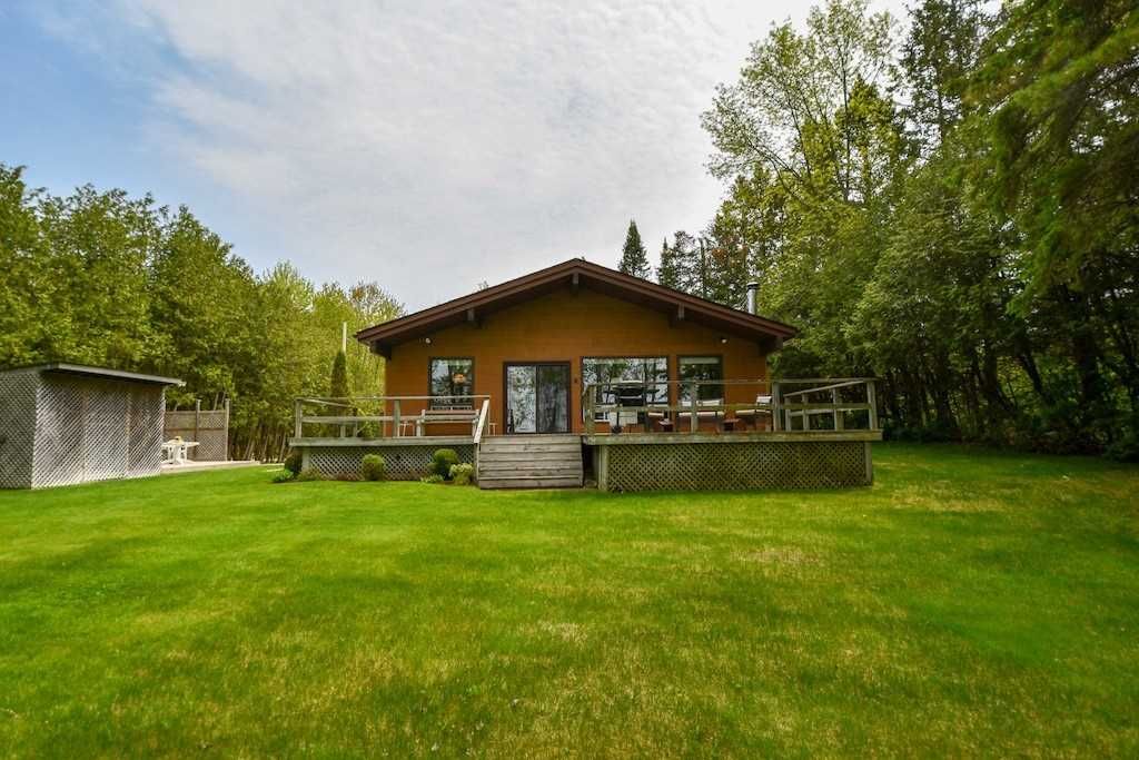Main Photo: 141 Campbell Beach Road in Kawartha Lakes: Rural Carden House (1 1/2 Storey) for sale : MLS®# X4468019
