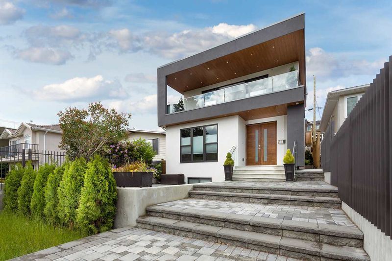 FEATURED LISTING: 35 ELLESMERE Avenue Burnaby