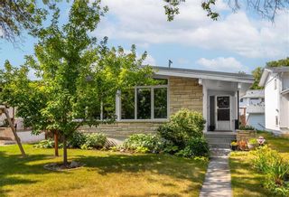 Photo 1: 1642 Mathers Bay West in Winnipeg: River Heights Residential for sale (1D)  : MLS®# 202300042