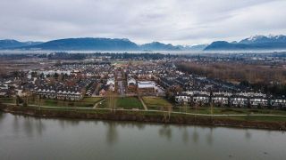 Photo 2: 19543 SAWYERS ROAD in Pitt Meadows: South Meadows House for sale : MLS®# R2521718