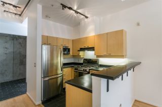 Photo 4: 221 428 W 8TH Avenue in Vancouver: Mount Pleasant VW Condo for sale in "XL LOFTS" (Vancouver West)  : MLS®# R2095070