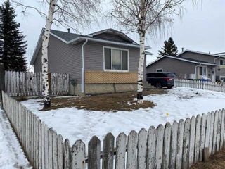 Photo 8: 220 Falworth Way NE in Calgary: Falconridge Detached for sale : MLS®# A2096286