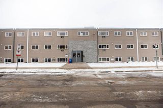 Photo 1: 33 1056 Grant Avenue in Winnipeg: Crescentwood Condominium for sale (1Bw)  : MLS®# 202028491