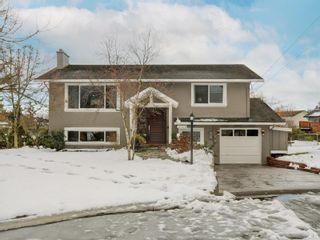 Photo 1: 10302 Menagh Pl in Sidney: Si Sidney North-East House for sale : MLS®# 892131