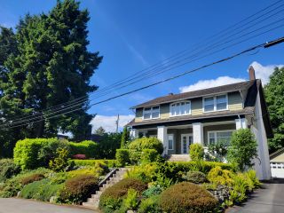 Photo 1: 135 Newcastle Avenue in Nanaimo: House for rent