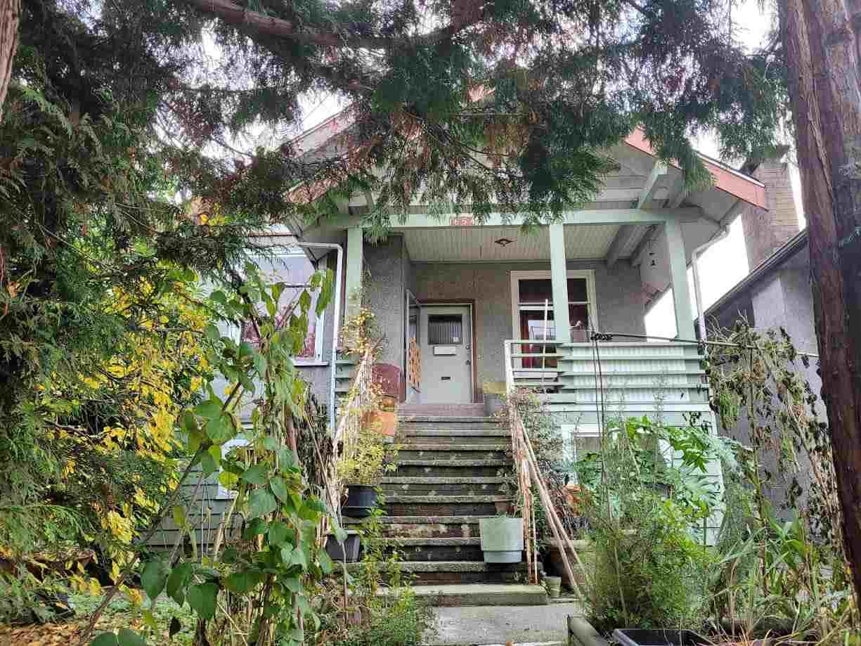 Main Photo: 1654 E PENDER Street in Vancouver: Hastings House for sale (Vancouver East)  : MLS®# R2516845