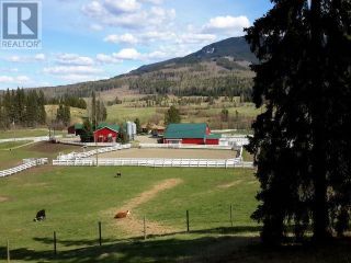 Photo 3: 2551 KROENER ROAD in Williams Lake: Agriculture for sale : MLS®# C8038509