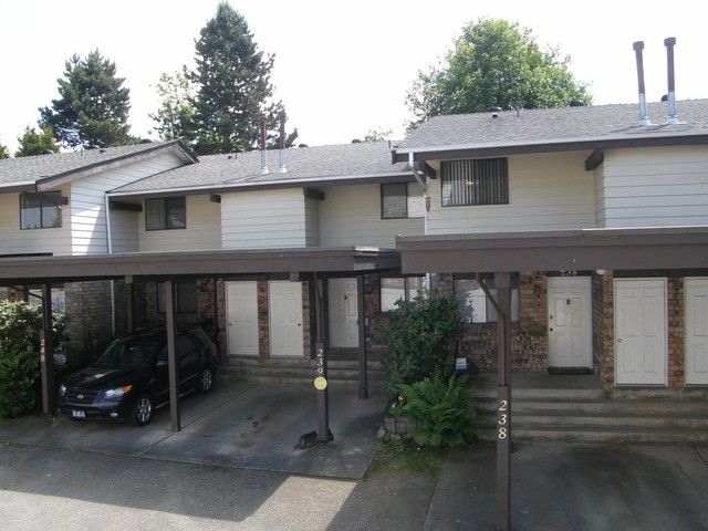 Main Photo: 239 7447 140TH Street in Surrey: East Newton Townhouse for sale in "Glencoe Estates" : MLS®# F1406219