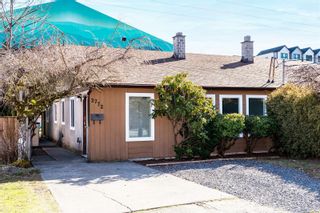 Photo 2: 2772 Lakehurst Dr in Langford: La Goldstream Half Duplex for sale : MLS®# 895596