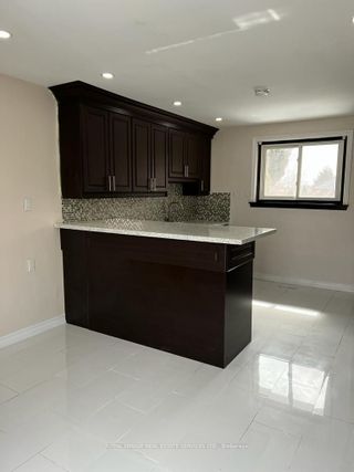 Photo 4: upper 1186 Chada Avenue in Mississauga: Erindale House (Bungalow) for lease : MLS®# W8454374