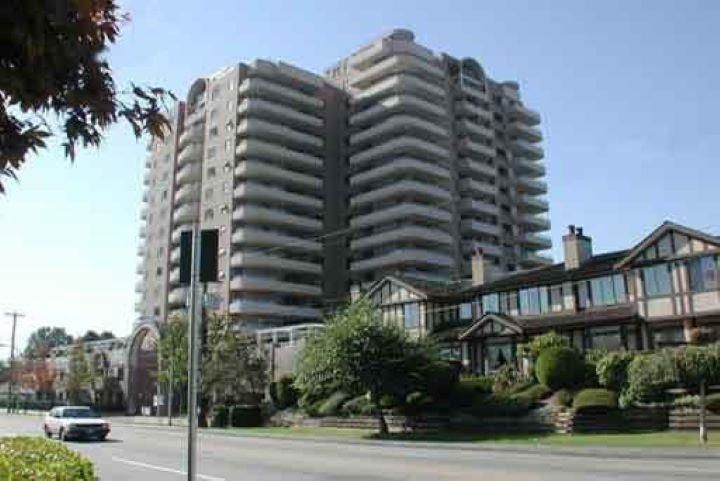 Main Photo: 409 6611 COONEY Road in Richmond: Brighouse Condo for sale in "MANHATTAN TOWER" : MLS®# R2638048