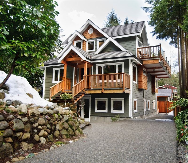 Main Photo: 1943 ROCKCLIFF Road in North_Vancouver: Deep Cove House for sale (North Vancouver)  : MLS®# V751043