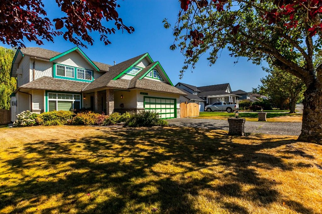 Main Photo: 21769 46 Avenue in Langley: Murrayville House for sale