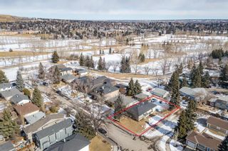 Photo 5: 1832 27 Avenue NW in Calgary: Capitol Hill Detached for sale : MLS®# A2125880