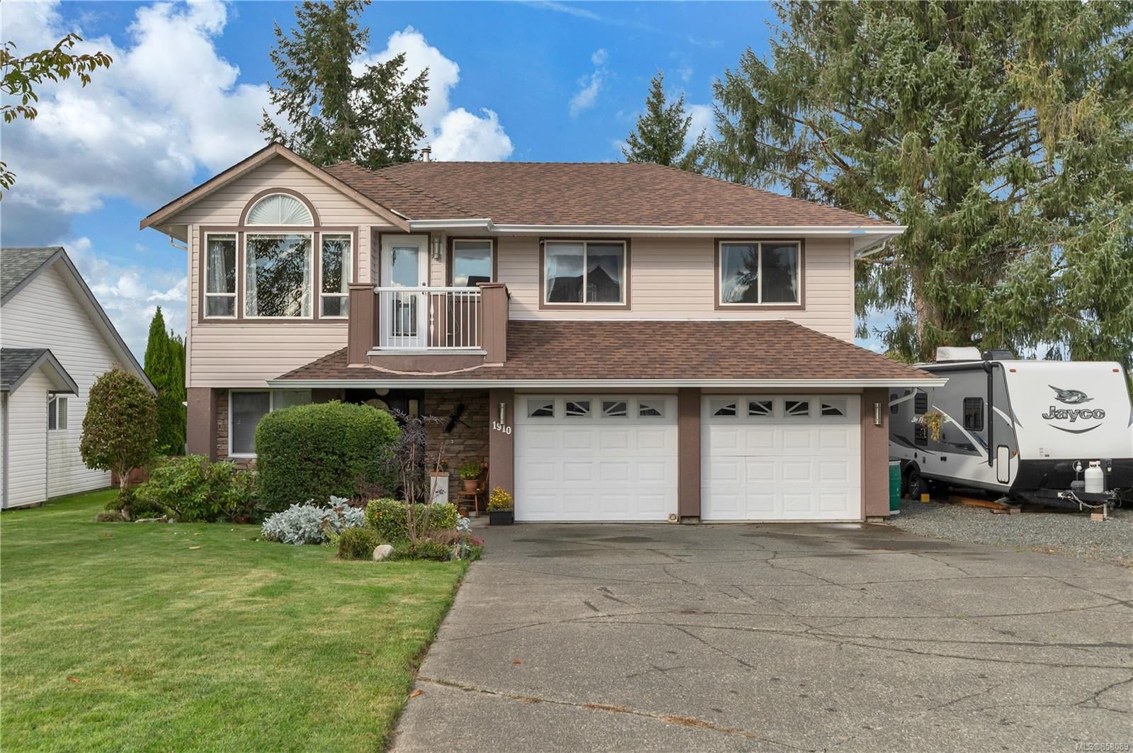Main Photo: 1910 Cheviot Rd in Campbell River: CR Campbell River North House for sale : MLS®# 858089
