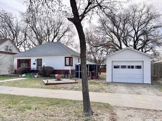 Photo 1: 318 Franklin Street in Outlook: Residential for sale : MLS®# SK893755
