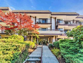 Photo 2: 311 1360 MARTIN Street: White Rock Condo for sale in "WEST WINDS" (South Surrey White Rock)  : MLS®# R2738421