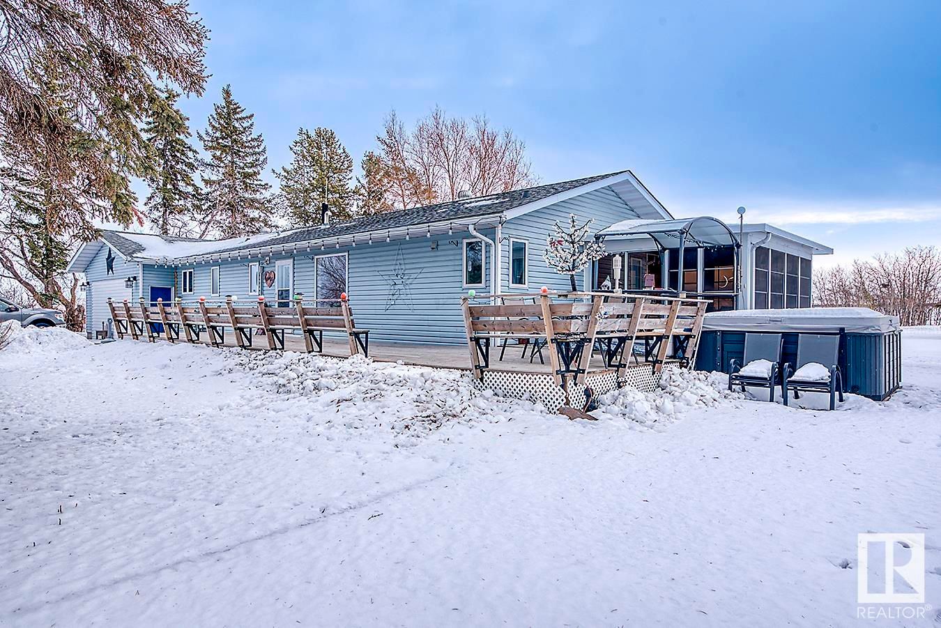 Main Photo: 4504 49 A Street: Lamont Manufactured Home for sale : MLS®# E4325391