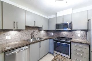 Photo 3: 1304 2225 HOLDOM Avenue in Burnaby: Central BN Condo for sale in "LEGACY TOWERS" (Burnaby North)  : MLS®# R2138538