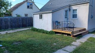 Photo 3: 1368 Winnipeg Avenue West in Winnipeg: Weston Residential for sale (5D)  : MLS®# 202320732