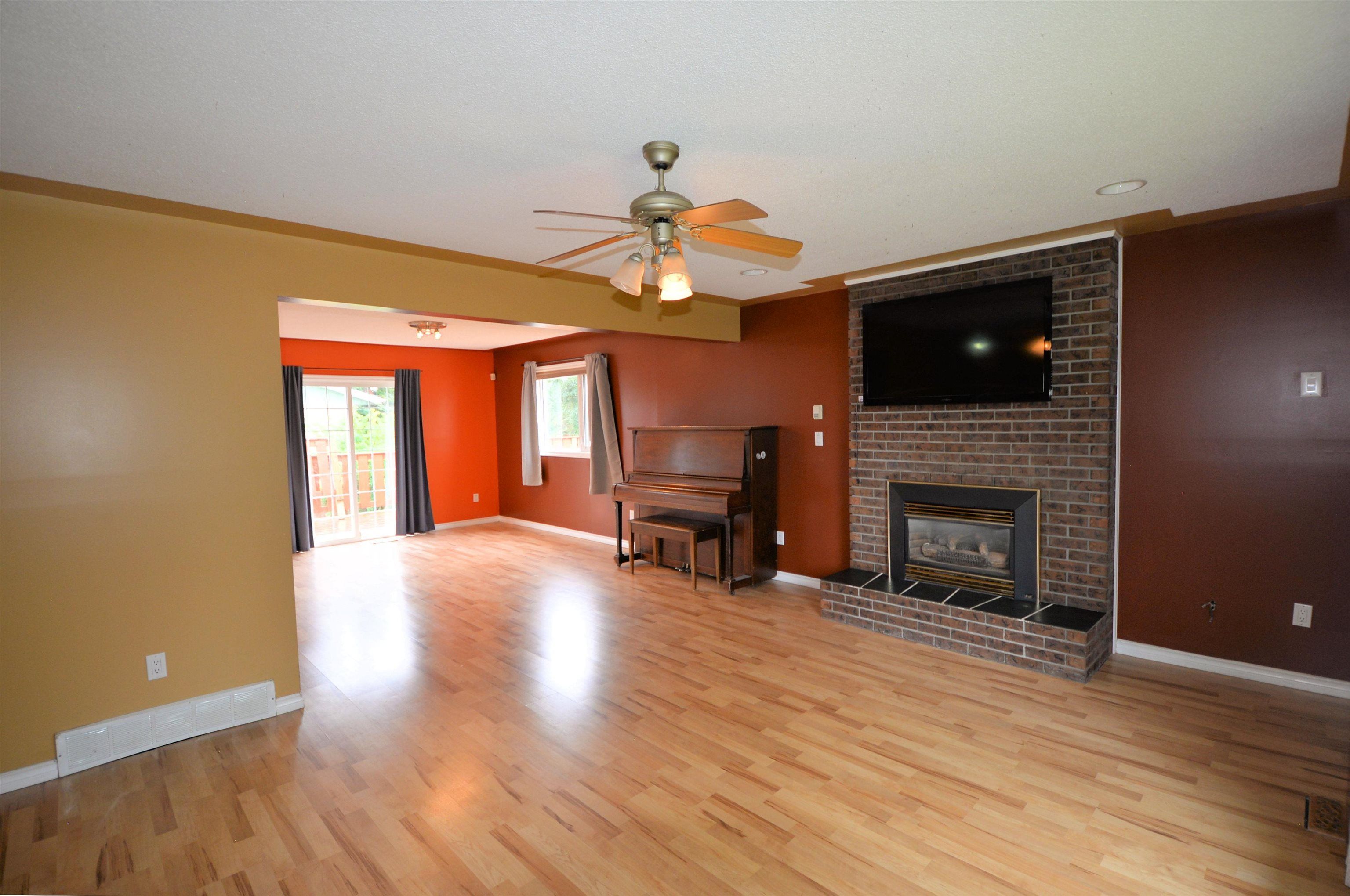 Photo 3: Photos: 4115 GUEST Crescent in Prince George: Pinewood House for sale in "Pinewood" (PG City West)  : MLS®# R2709761