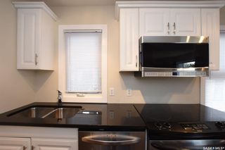 Photo 6: 52 Charles Crescent in Regina: Rosemont Residential for sale : MLS®# SK806148