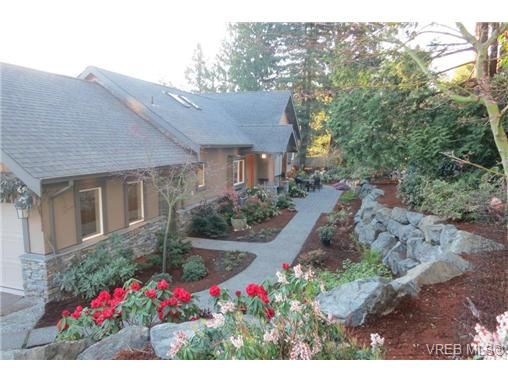 Main Photo: 3953 Locarno Lane in VICTORIA: SE Arbutus House for sale (Saanich East)  : MLS®# 726390