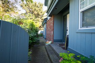 Photo 2: 4 8171 Steveston Hwy in THE MAPLES: South Arm Home for sale ()  : MLS®# V1119933