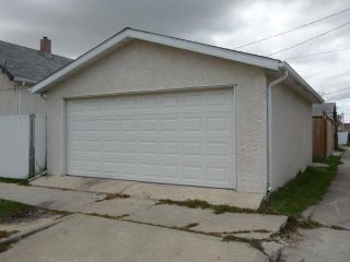 Photo 4: 895 Magnus Avenue in WINNIPEG: North End Residential for sale (North West Winnipeg)  : MLS®# 1019234