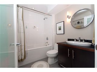 Photo 9: 1037 SCANTLINGS in Vancouver: False Creek Townhouse for sale in "MARINE MEWS" (Vancouver West)  : MLS®# V875566