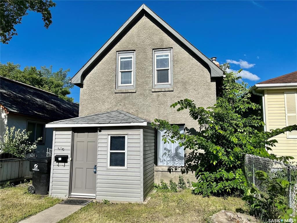 Main Photo: 516 F Avenue South in Saskatoon: Riversdale Residential for sale : MLS®# SK934243