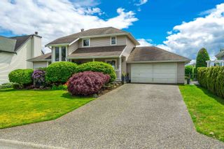Photo 2: 2280 MOUNTAIN Drive in Abbotsford: Abbotsford East House for sale in "Mountain Village" : MLS®# R2696204