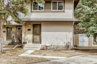 Photo 1: 32 310 Brookmere Road SW in Calgary: Braeside Row/Townhouse for sale : MLS®# A2043927