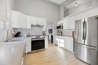 Photo 3: 92 Sierra Morena Green SW in Calgary: Signal Hill Row/Townhouse for sale : MLS®# A2075752