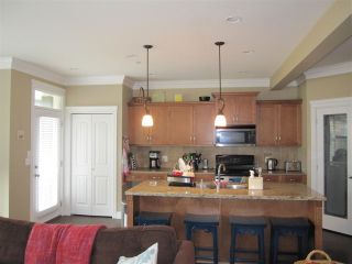 Photo 2: 23756 111A Avenue in Maple Ridge: Cottonwood MR House for sale in "FALCON HILL" : MLS®# R2054700