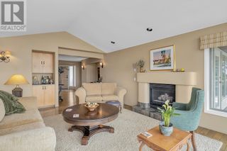 Photo 4: 828 Mount Royal Drive in Kelowna: House for sale : MLS®# 10305236