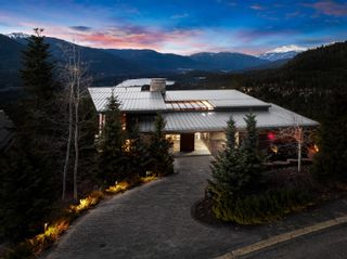 Photo 3: 2929 KADENWOOD Drive in Whistler: Bayshores House for sale in "Kadenwood" : MLS®# R2872902