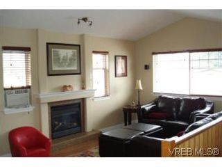 Photo 2: 959 Bray Ave in VICTORIA: La Langford Proper House for sale (Langford)  : MLS®# 507177
