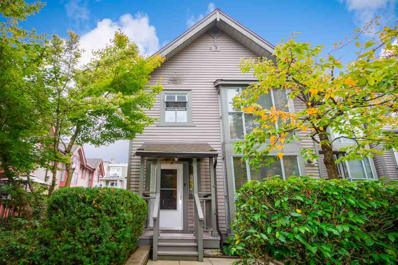 Main Photo: 4877 DUCHESS STREET in Vancouver: Collingwood VE Townhouse for sale (Vancouver East)  : MLS®# R2408355