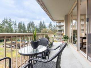 Photo 19: 407 2020 FULLERTON Avenue in North Vancouver: Pemberton NV Condo for sale in "Woodcroft Estate" : MLS®# R2675545