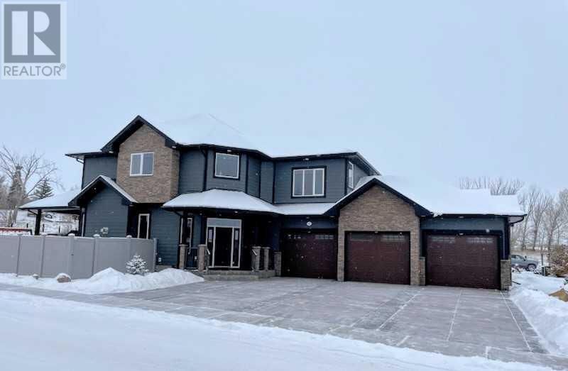 Main Photo: 62 Copper Canyon Bay SW in Medicine Hat: House for sale : MLS®# A2101911